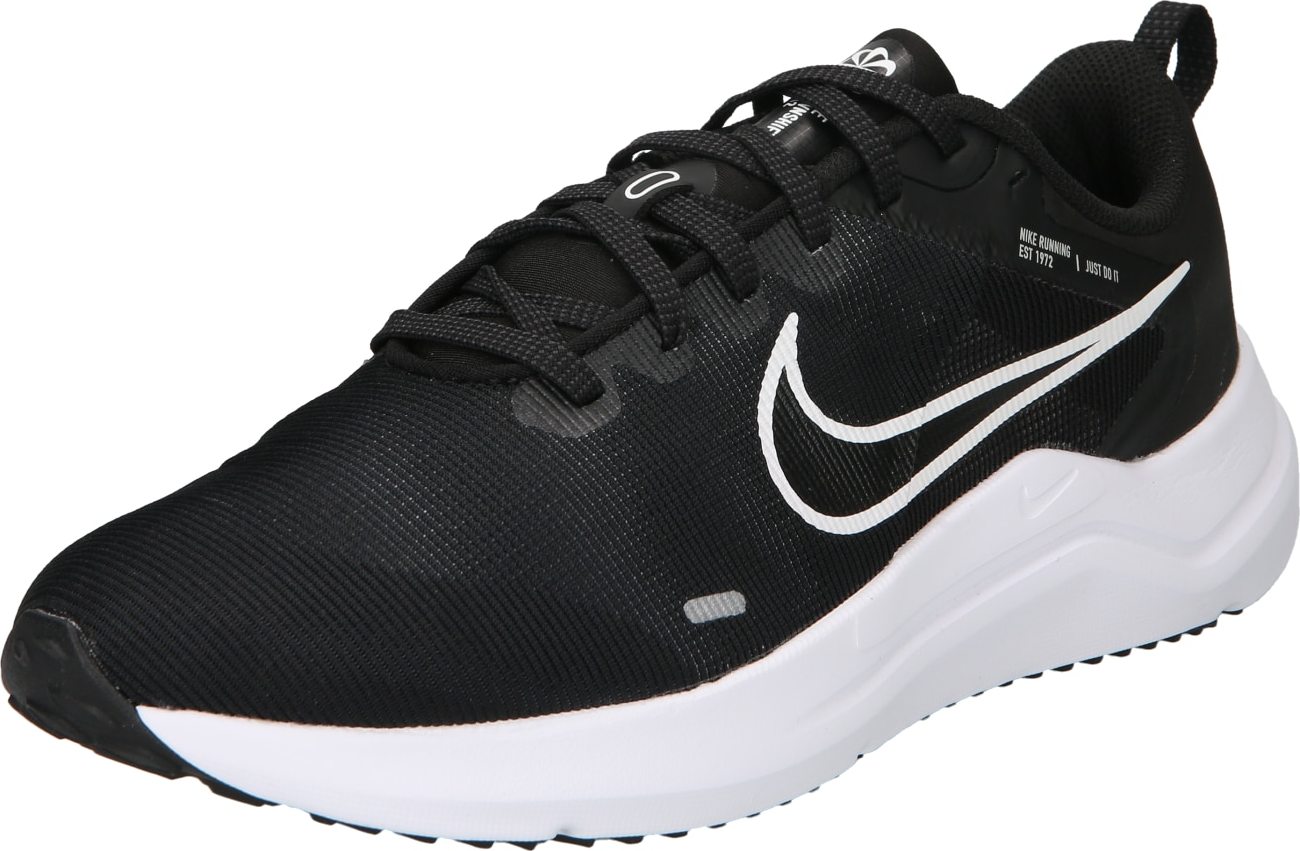 Běžecká obuv 'Downshifter 12' Nike černá / bílá