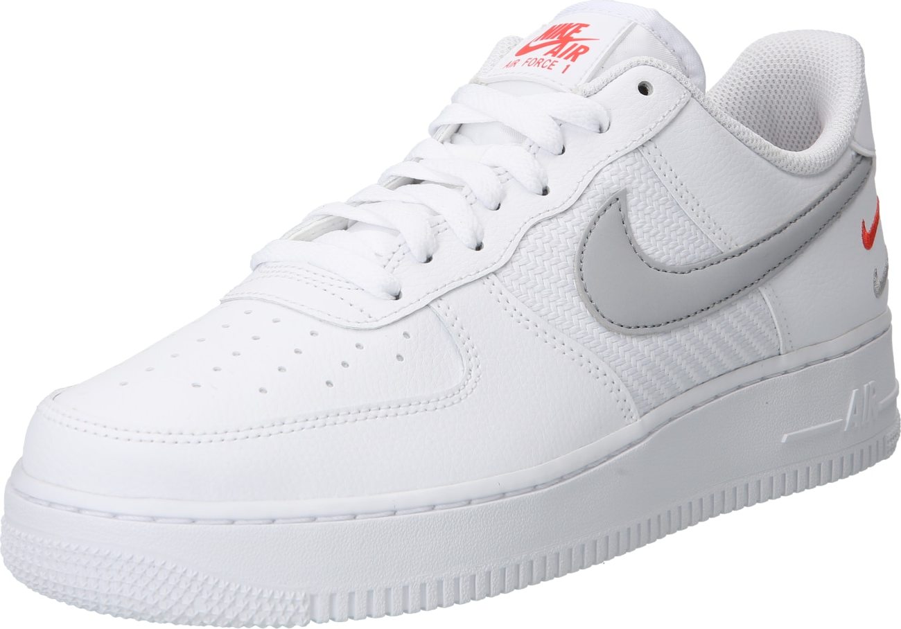 Tenisky 'AIR FORCE 1 07' Nike Sportswear šedá / červená / bílá